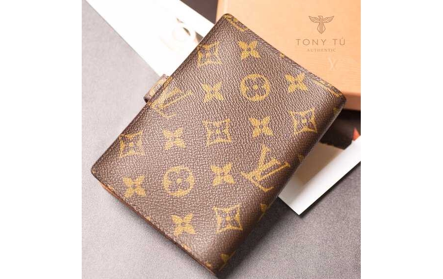 Bìa sổ Louis Vuitton giá dưới 5 triệu đồng
