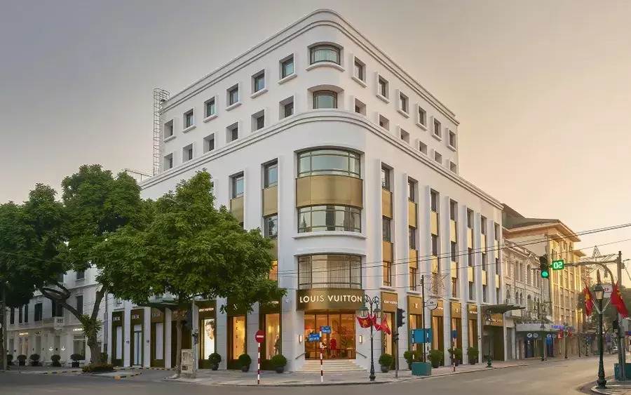 Cửa hàng Louis Vuitton và Christian Dior tại Việt Nam