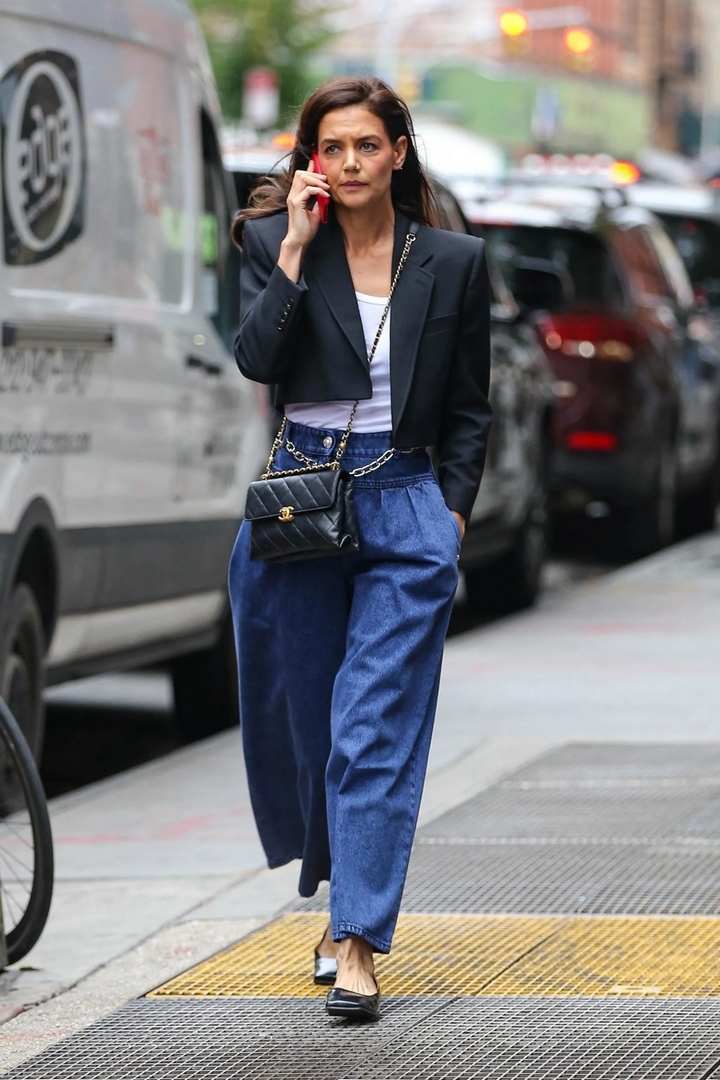 Diễn viên Katie Holmes với chiếc túi xách Chanel