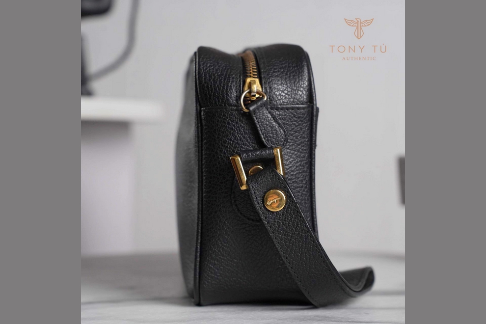 Sản phẩm Ý Clutch Salvatore Ferragamo chính hãng