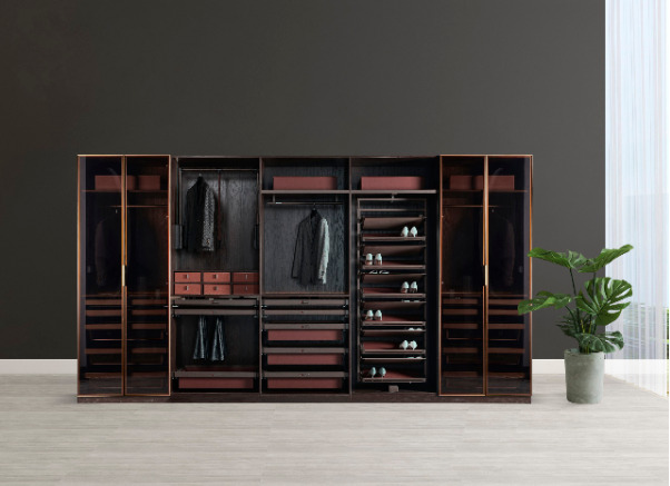 Tủ thông minh và phụ kiện của tín đồ hàng hiệu